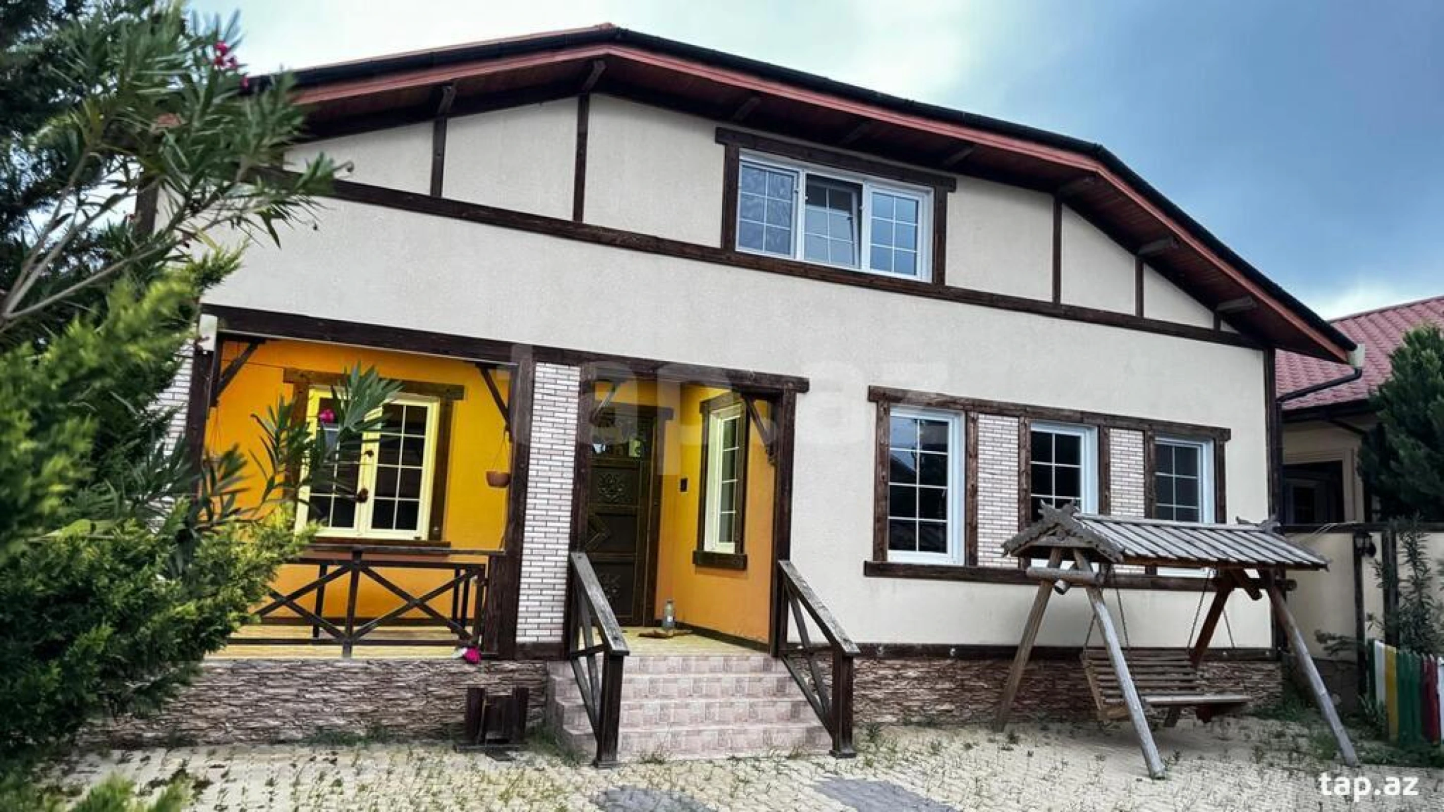 Satılır 6 otaqlı həyət evi 250 m²