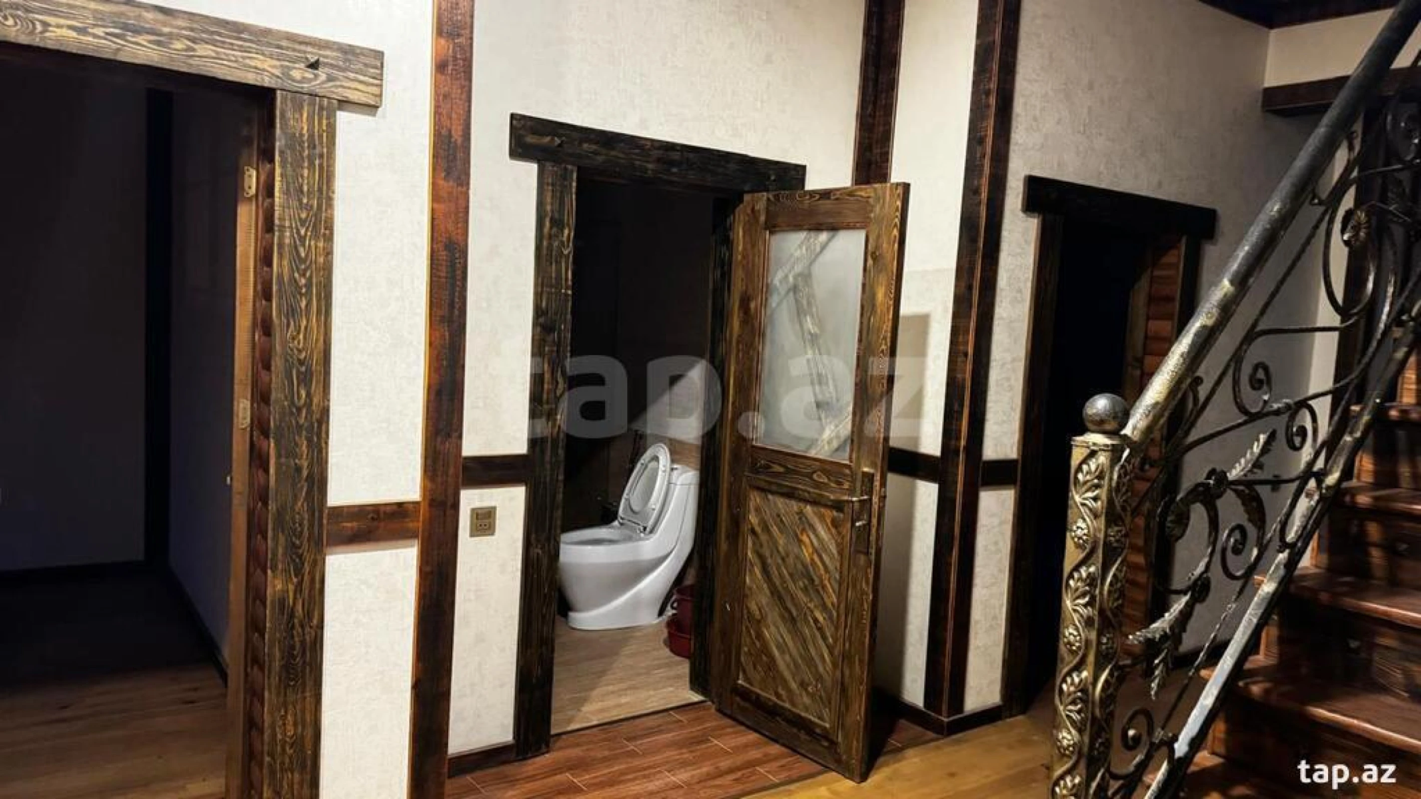 Satılır 6 otaqlı həyət evi 250 m²