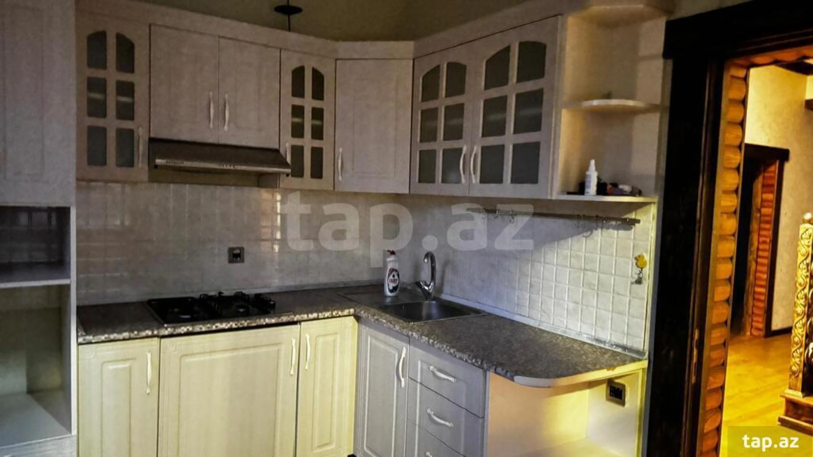 Satılır 6 otaqlı həyət evi 250 m²