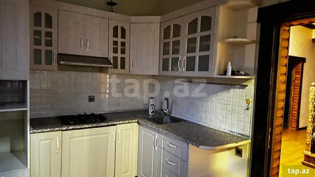 Satılır 6 otaqlı həyət evi 250 m²