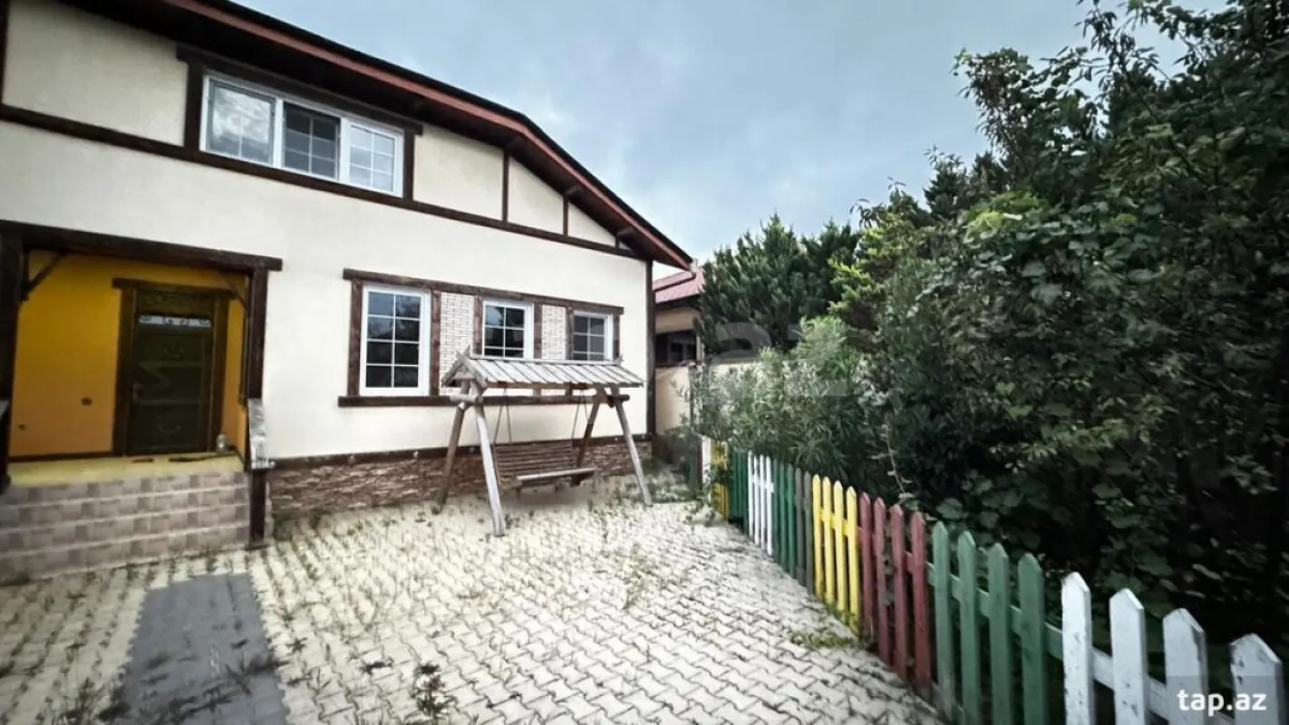 Satılır 6 otaqlı həyət evi 250 m²