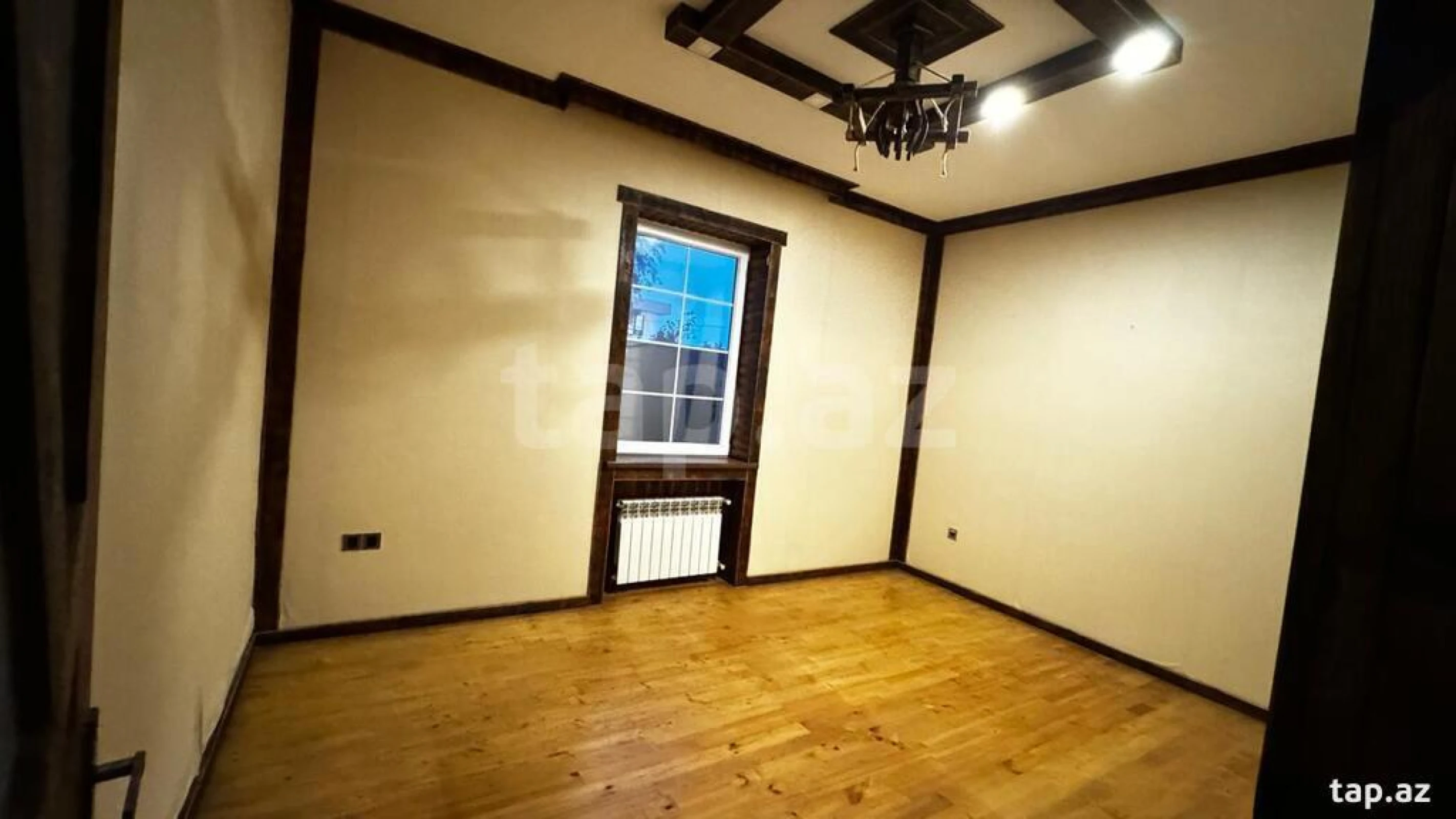 Satılır 6 otaqlı həyət evi 250 m²