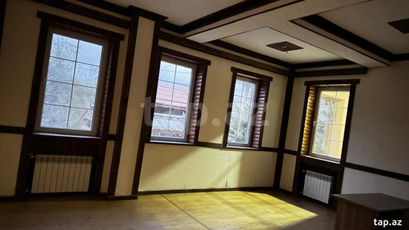 Satılır 6 otaqlı həyət evi 250 m²