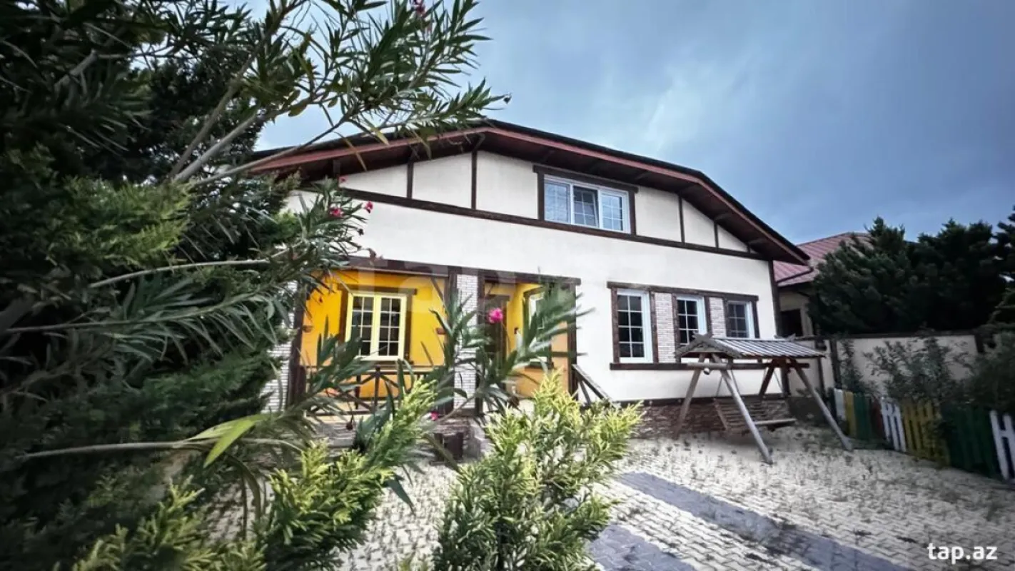 Satılır 6 otaqlı həyət evi 250 m²