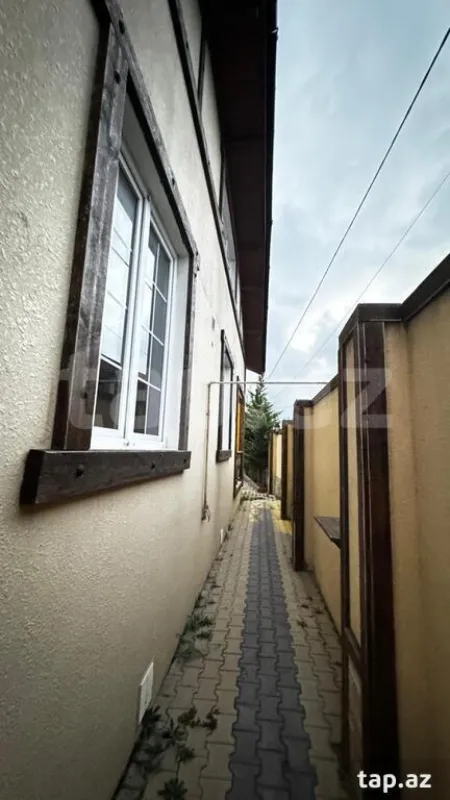 Satılır 6 otaqlı həyət evi 250 m²