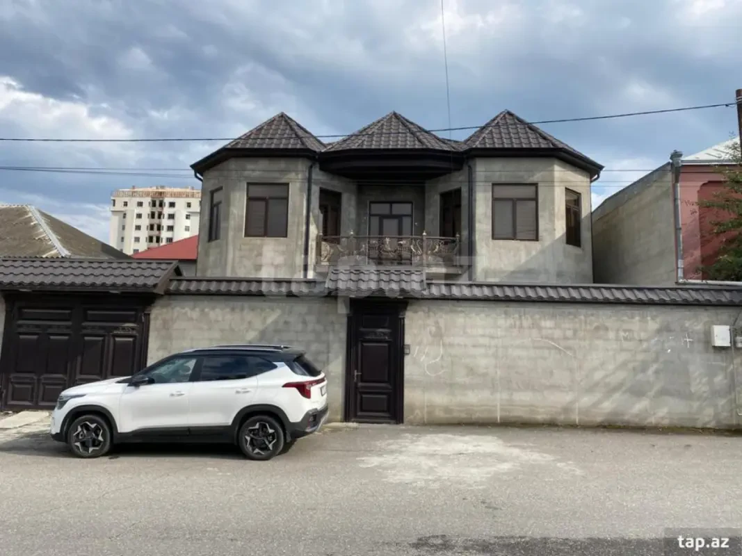 Kirayə verilir 4 otaqlı həyət evi 200 m²