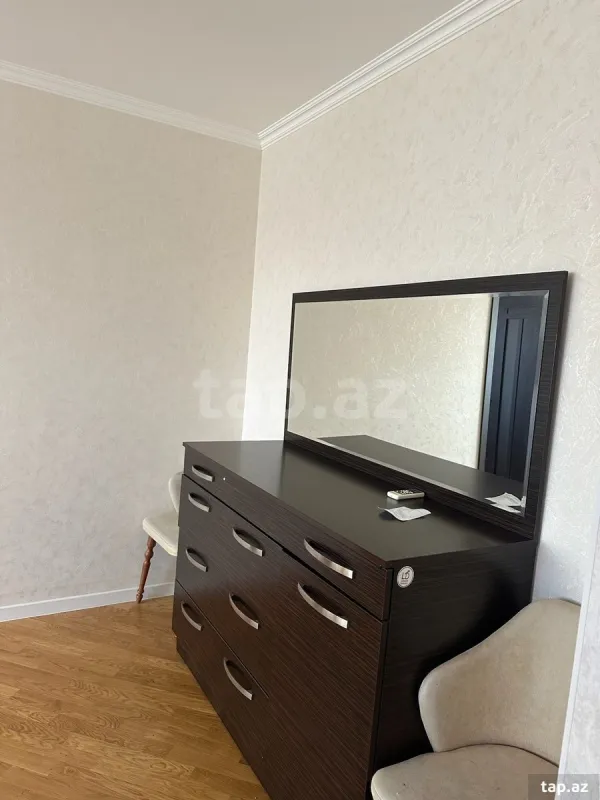 Kirayə verilir 3 otaqlı yeni tikili 70 m²