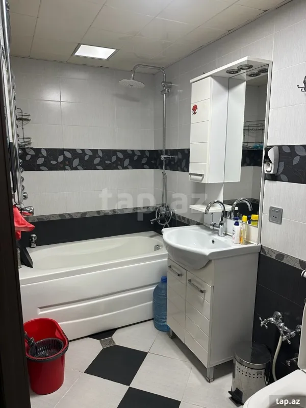 Kirayə verilir 3 otaqlı yeni tikili 70 m²