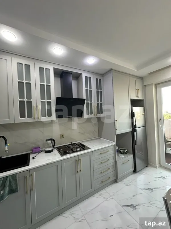 Kirayə verilir 3 otaqlı yeni tikili 70 m²