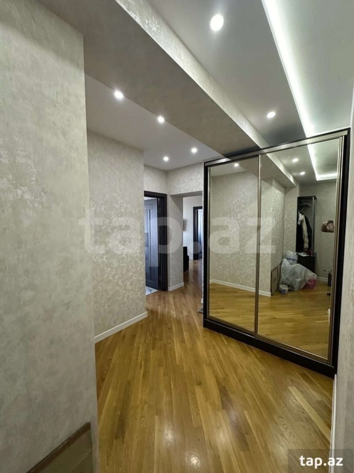 Kirayə verilir 3 otaqlı yeni tikili 70 m²