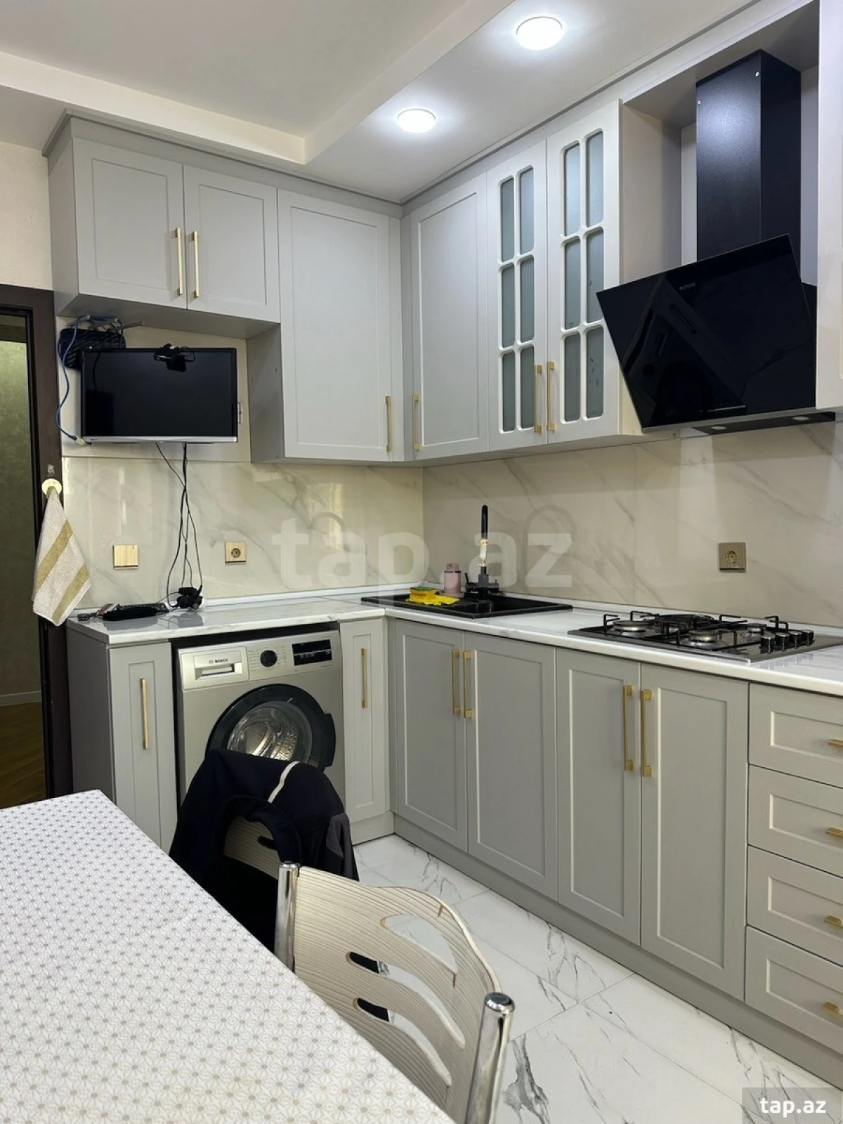 Kirayə verilir 3 otaqlı yeni tikili 70 m²