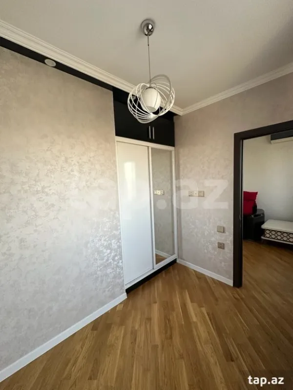 Kirayə verilir 3 otaqlı yeni tikili 70 m²