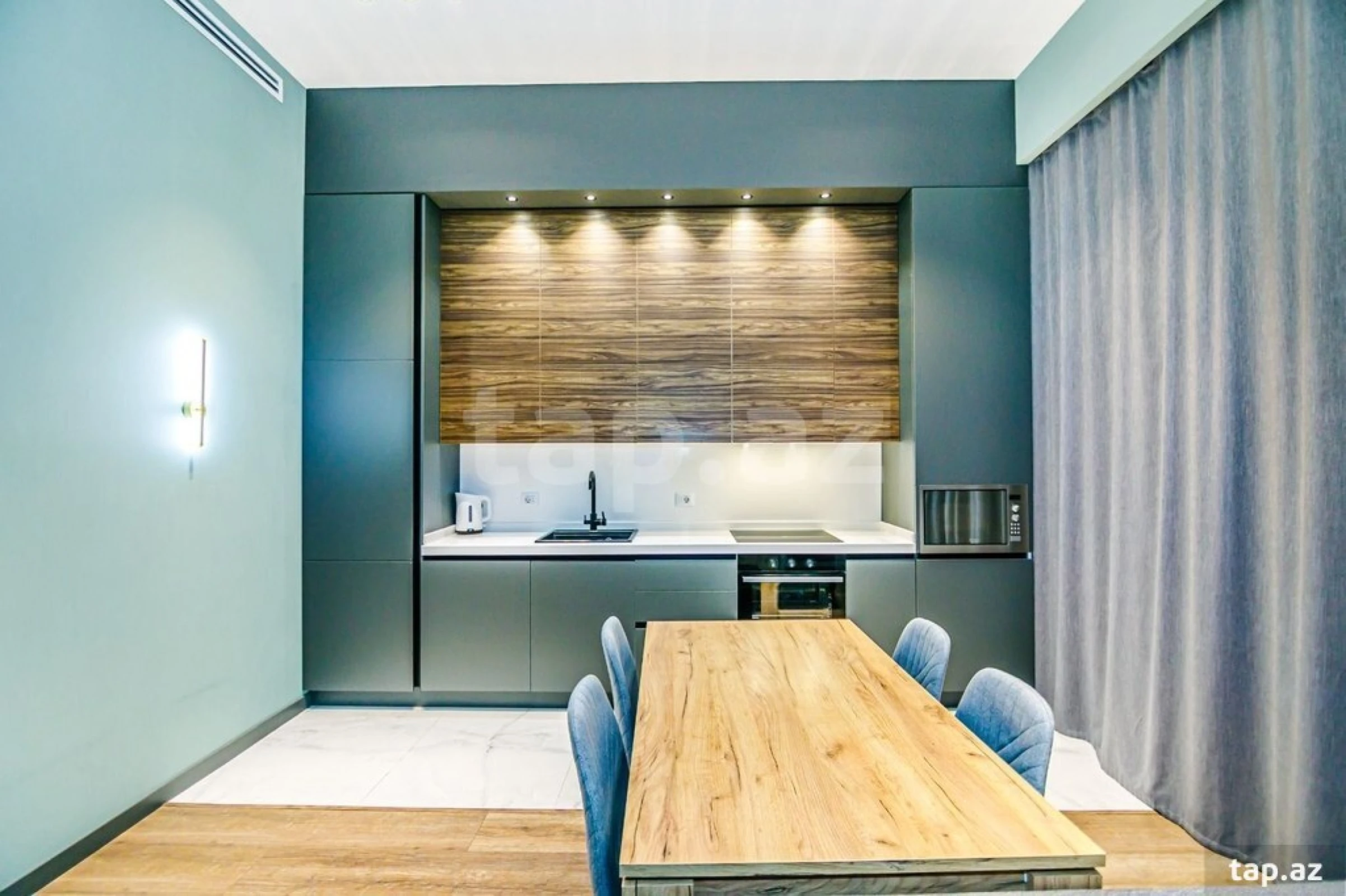 Kirayə verilir 3 otaqlı yeni tikili 150 m²