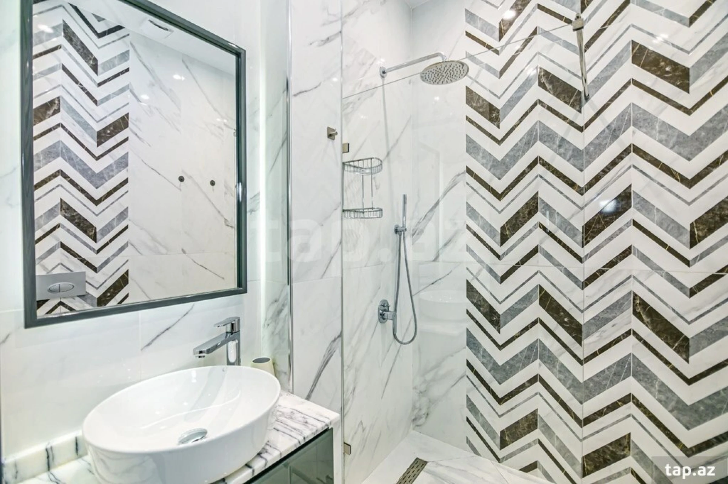 Kirayə verilir 3 otaqlı yeni tikili 150 m²