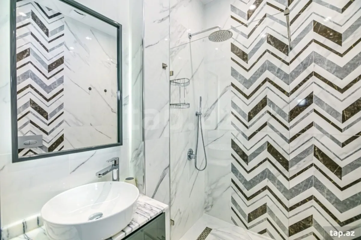 Kirayə verilir 3 otaqlı yeni tikili 150 m²