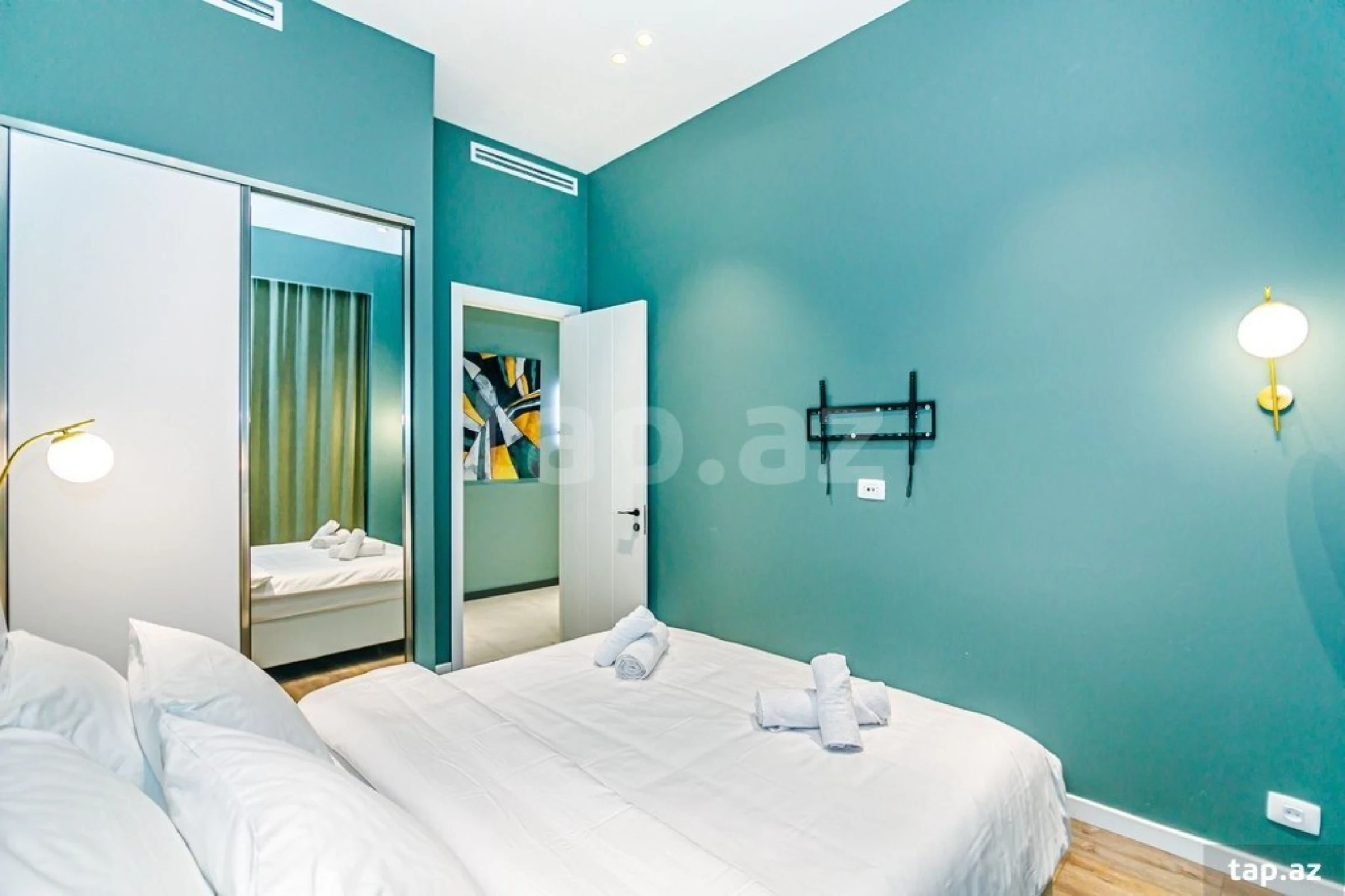 Kirayə verilir 3 otaqlı yeni tikili 150 m²