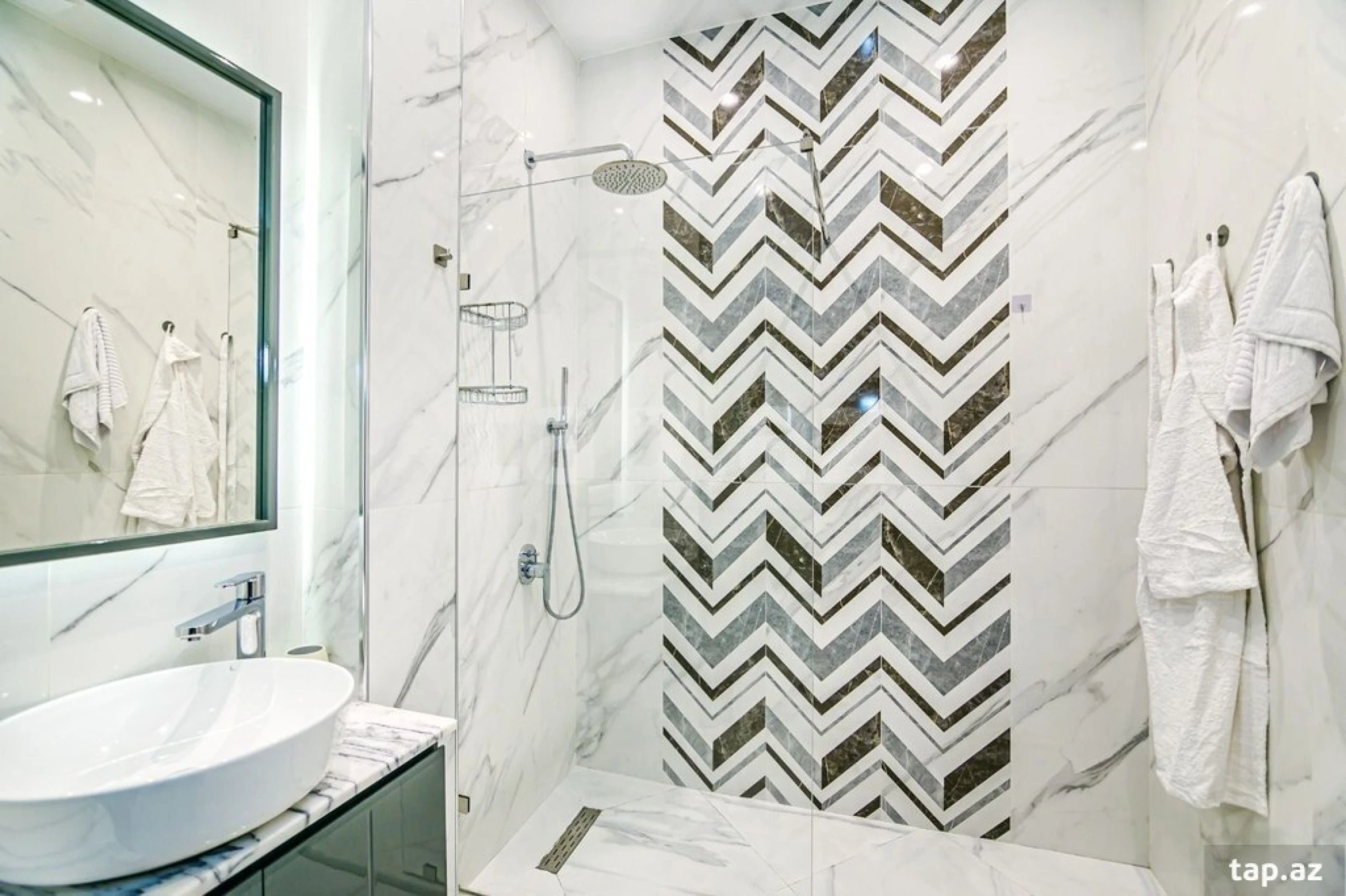 Kirayə verilir 3 otaqlı yeni tikili 150 m²