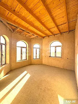 Satılır 7 otaqlı həyət evi