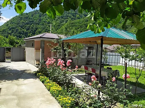 Kirayə verilir 3 otaqlı həyət evi — Qax 3 otaq