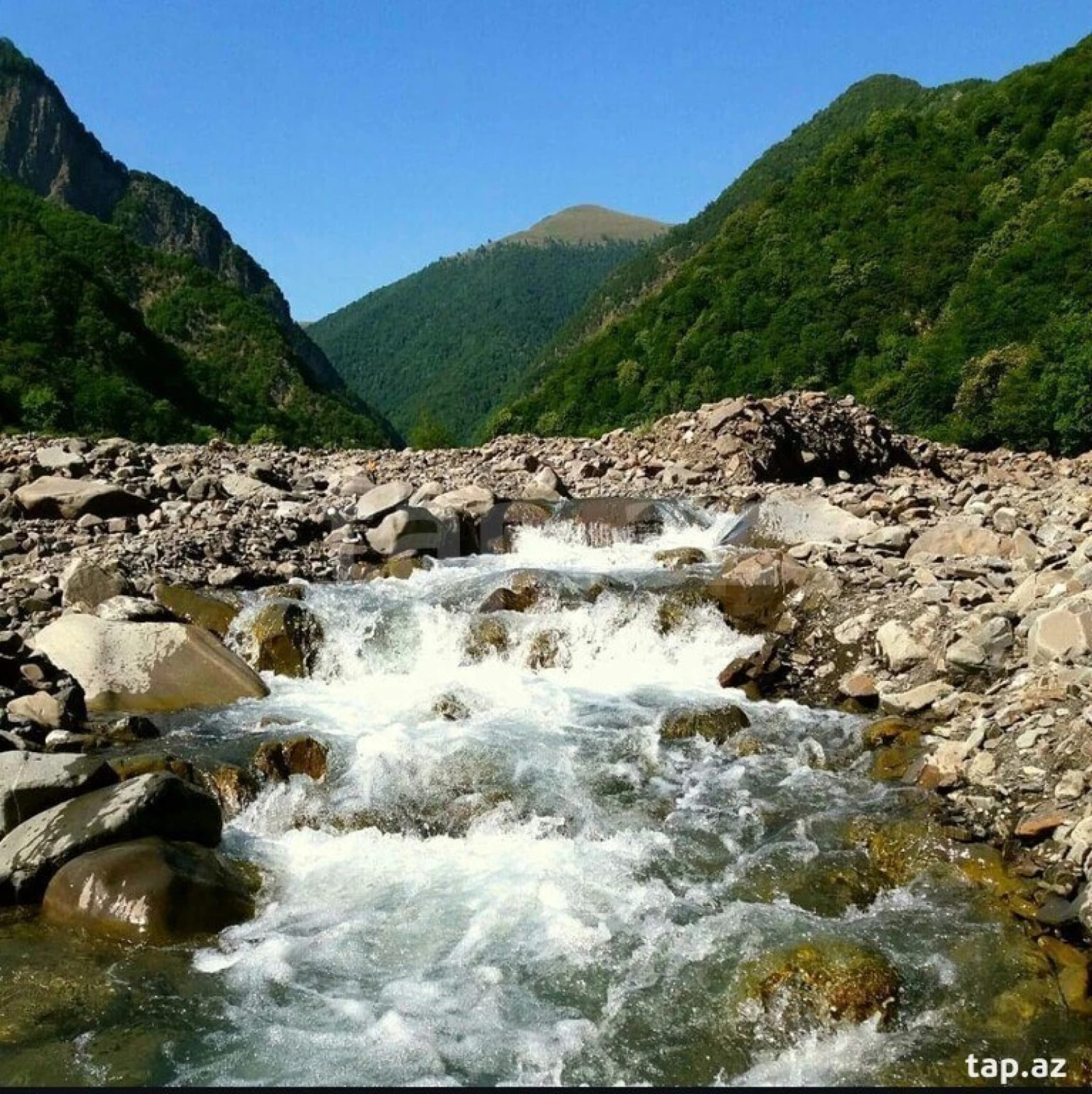 Kirayə verilir 3 otaqlı həyət evi