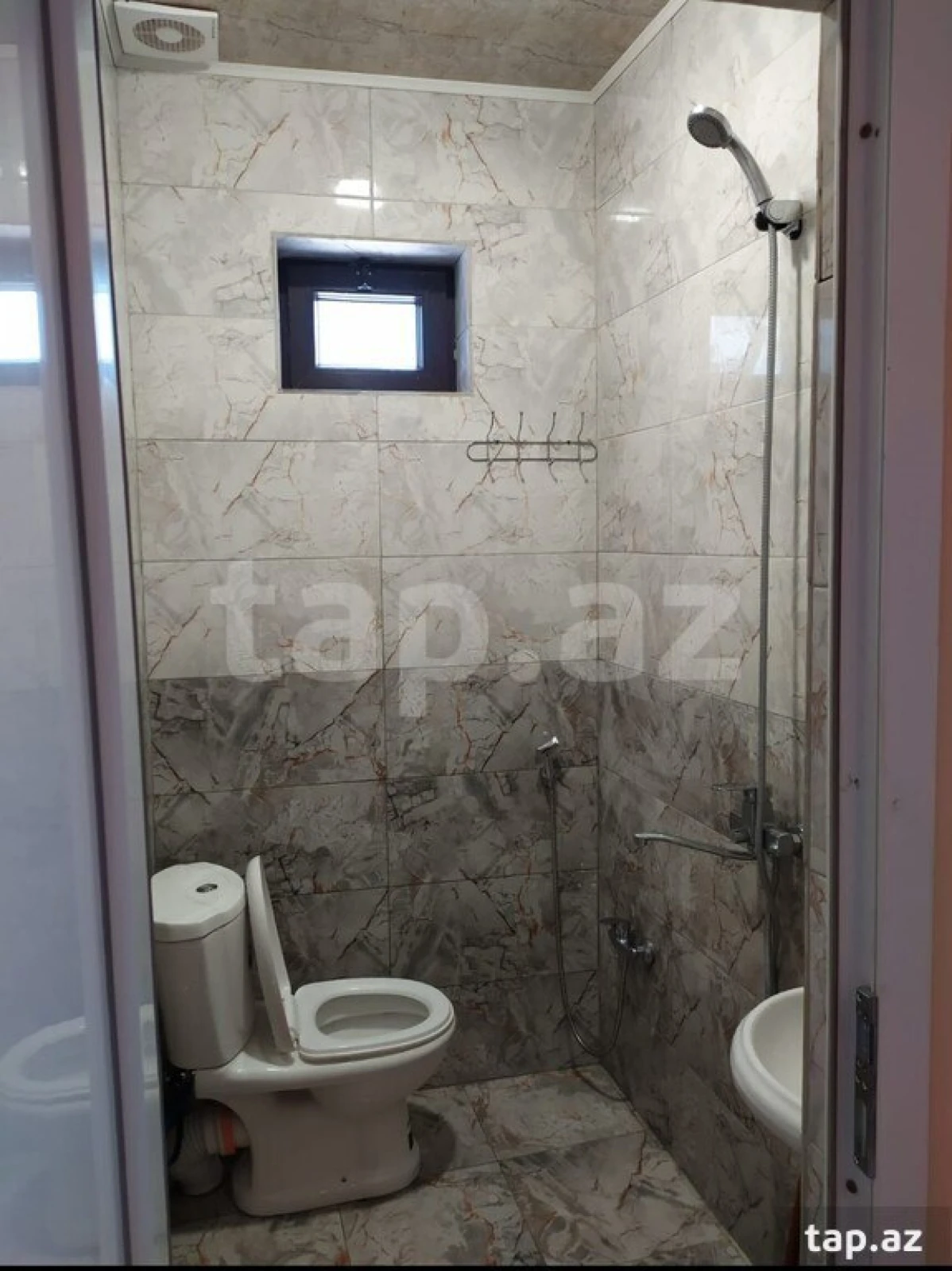 Kirayə verilir 3 otaqlı həyət evi