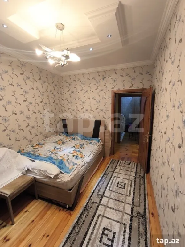 Satılır 5 otaqlı həyət evi 130 m²