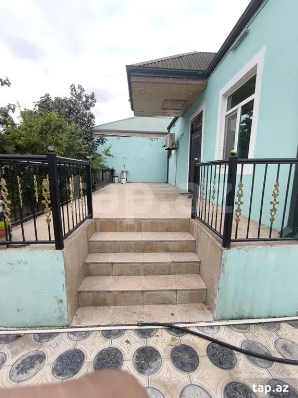 Satılır 5 otaqlı həyət evi 130 m²