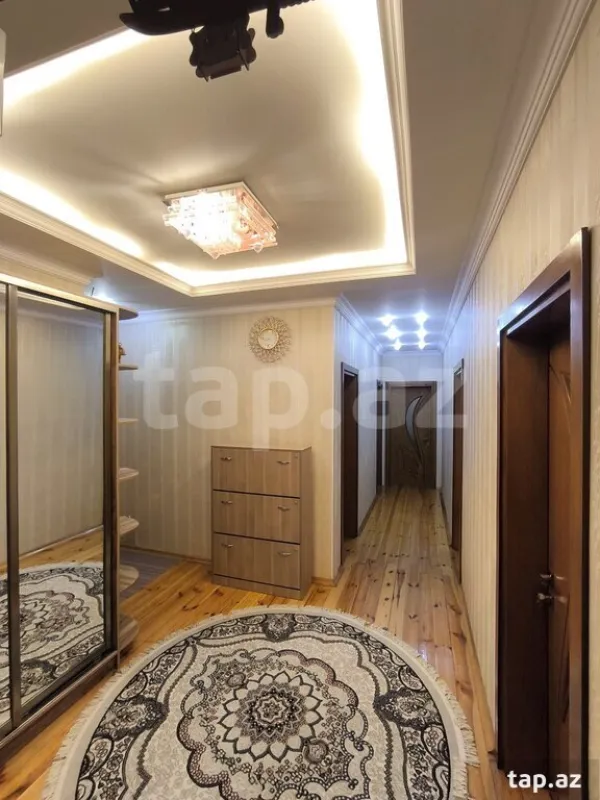 Satılır 5 otaqlı həyət evi 130 m²