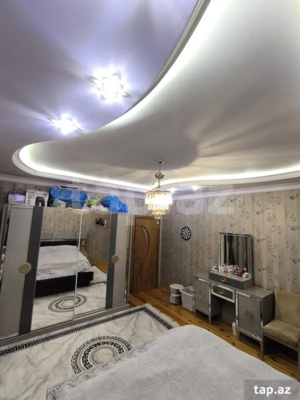 Satılır 5 otaqlı həyət evi 130 m²