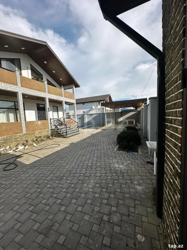 Satılır 4 otaqlı həyət evi