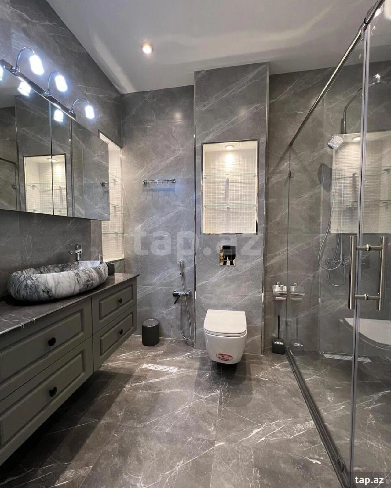 Kirayə verilir 2 otaqlı yeni tikili 100 m²