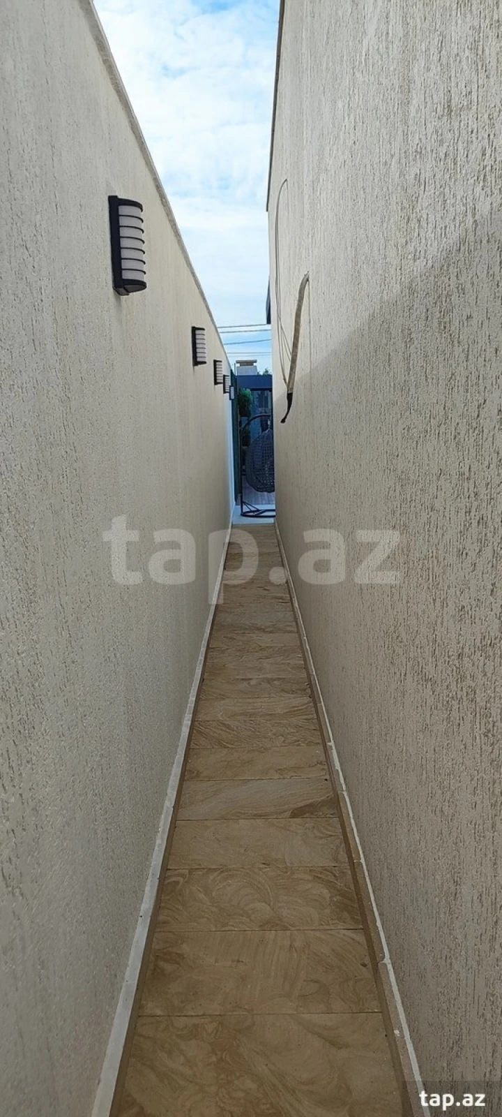 Satılır 5 otaqlı həyət evi