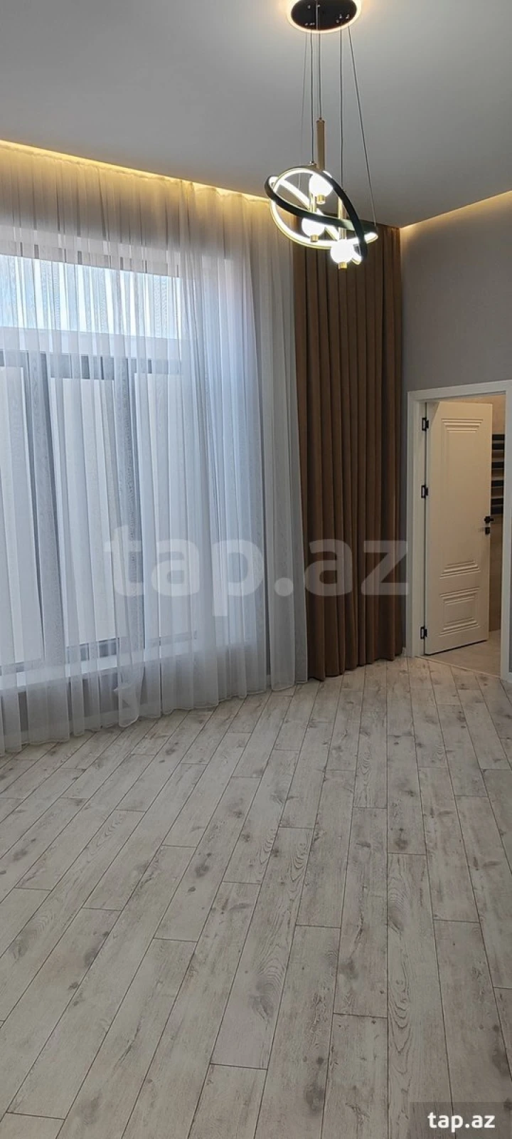 Satılır 5 otaqlı həyət evi