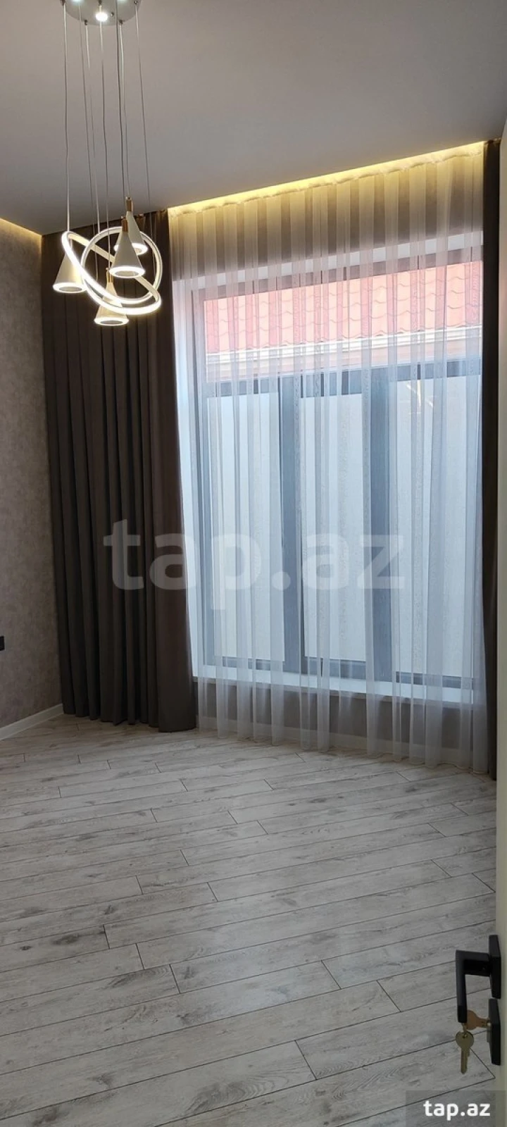 Satılır 5 otaqlı həyət evi