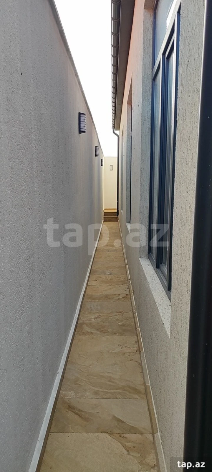 Satılır 5 otaqlı həyət evi