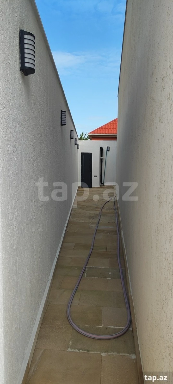 Satılır 5 otaqlı həyət evi