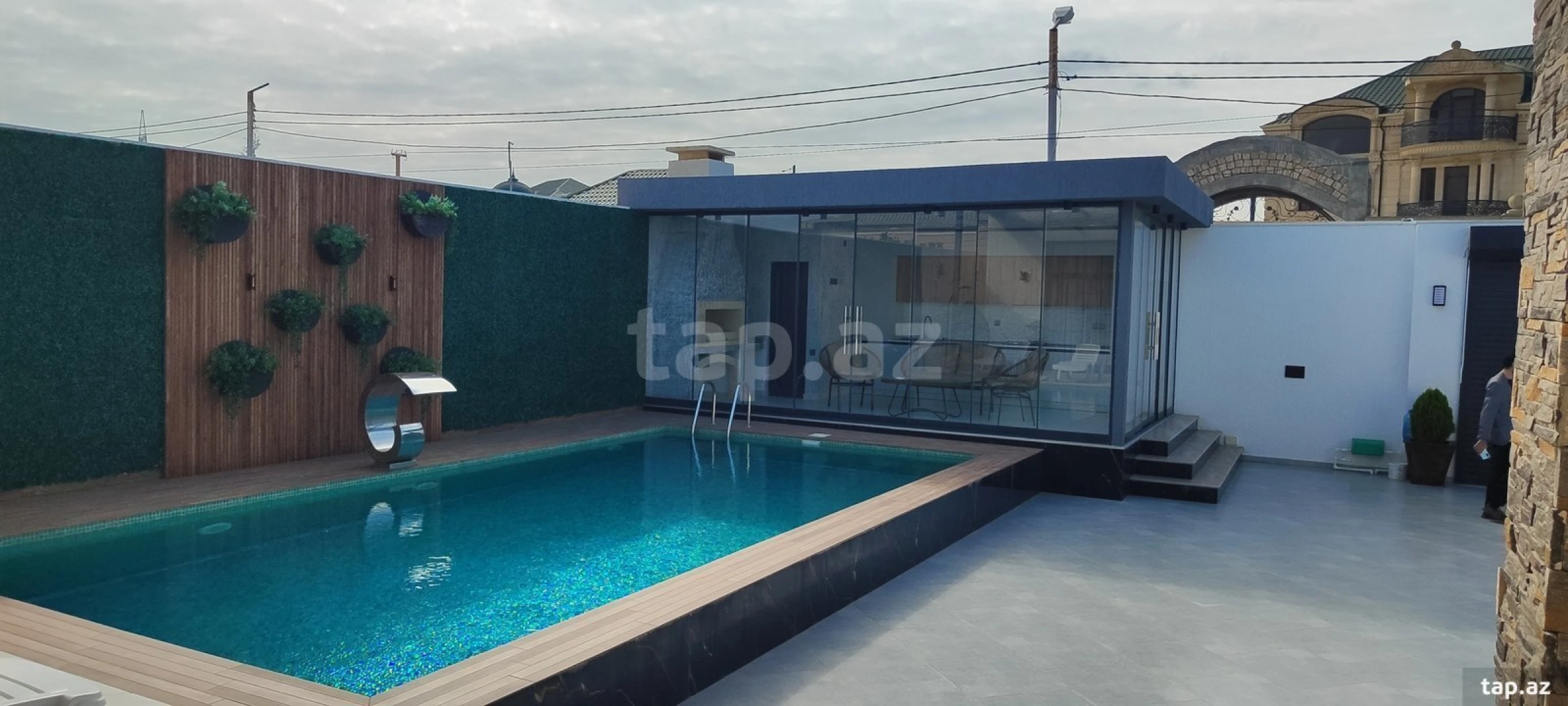 Satılır 5 otaqlı həyət evi