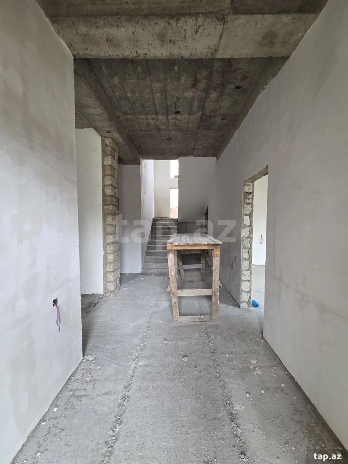 Satılır 7 otaqlı həyət evi 330 m²