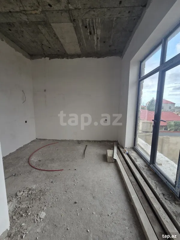 Satılır 7 otaqlı həyət evi 330 m²