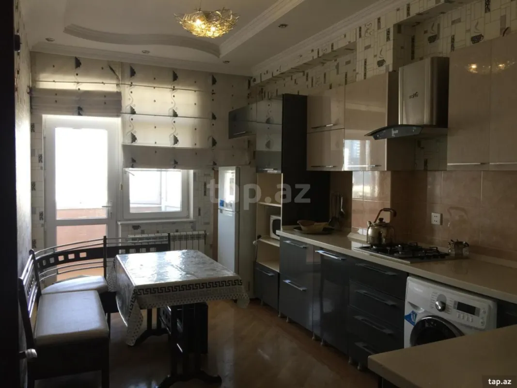 Kirayə verilir 2 otaqlı mənzil 100 m²