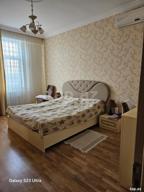 Satılır 4 otaqlı yeni tikili 180 m²