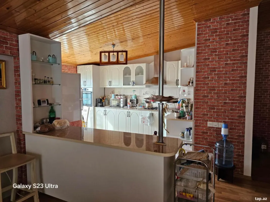 Satılır 4 otaqlı yeni tikili 180 m²