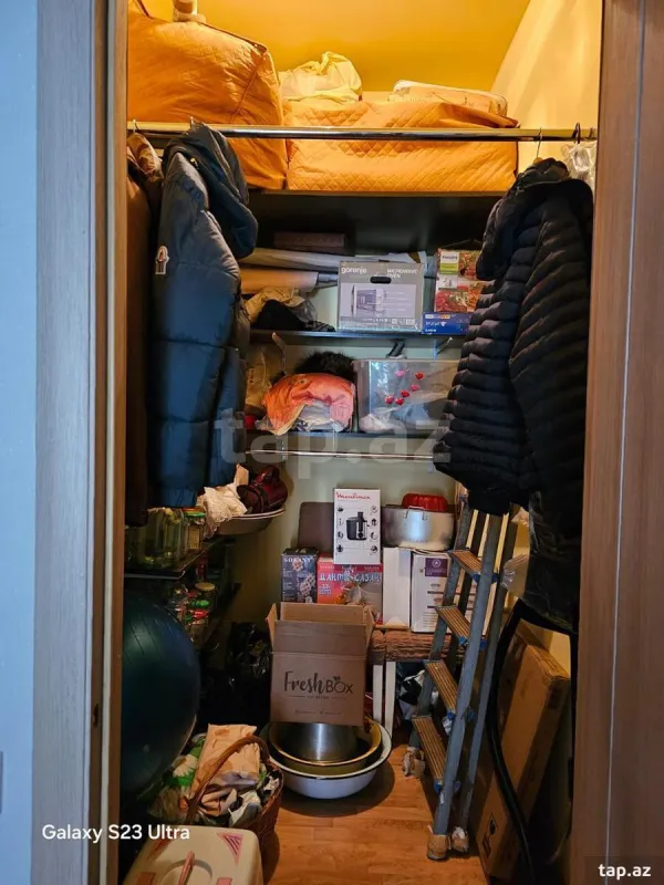 Satılır 4 otaqlı yeni tikili 180 m²
