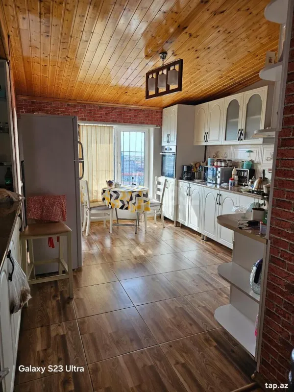 Satılır 4 otaqlı yeni tikili 180 m²