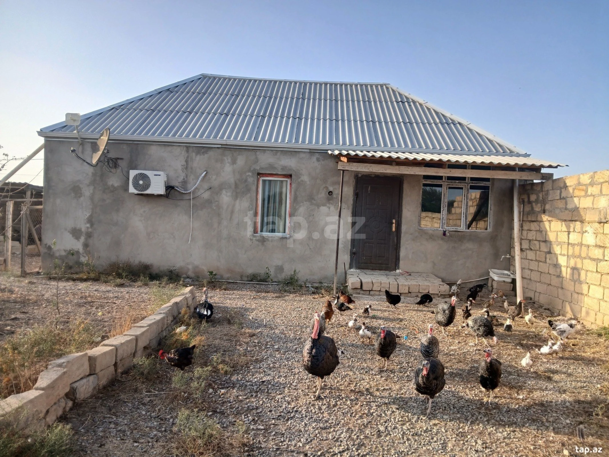 Satılır 4 otaqlı həyət evi