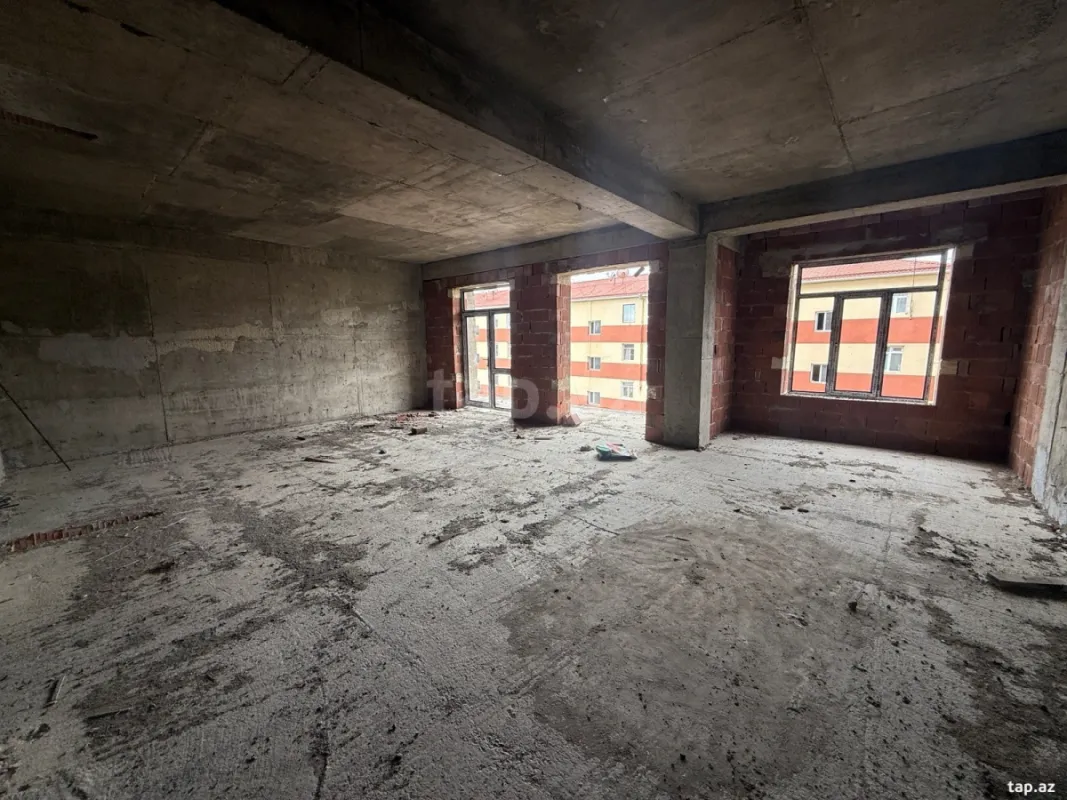 Satılır 3 otaqlı yeni tikili 115 m²
