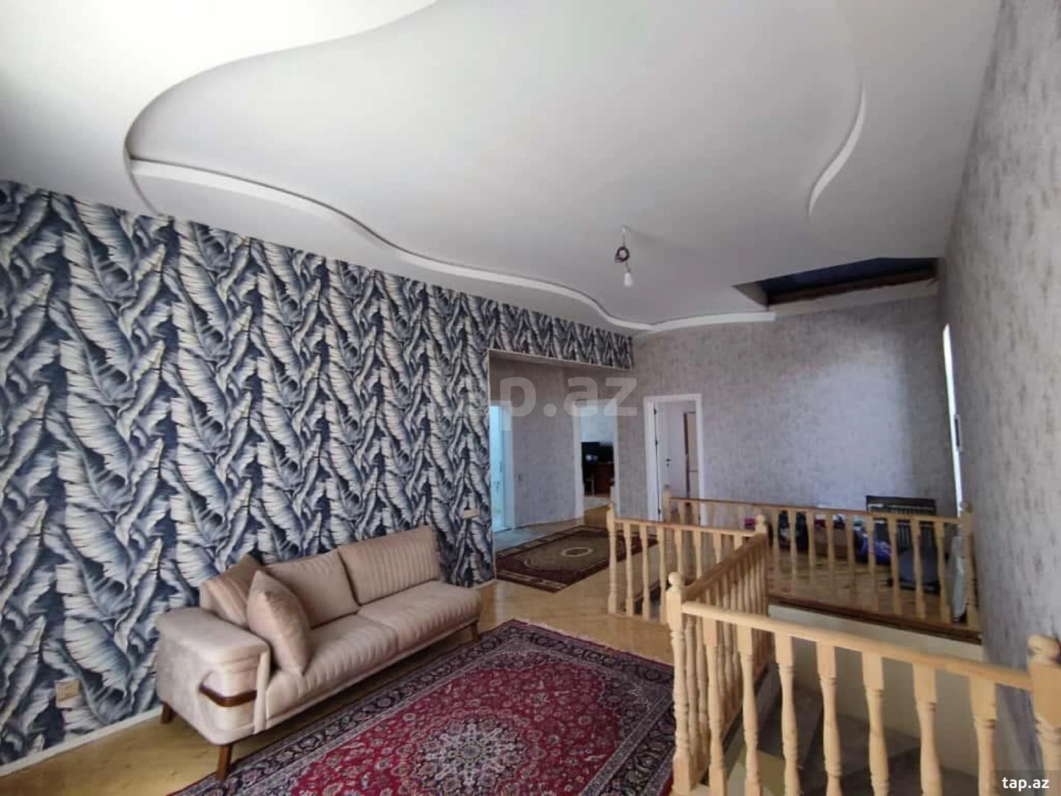 Satılır 7 otaqlı həyət evi