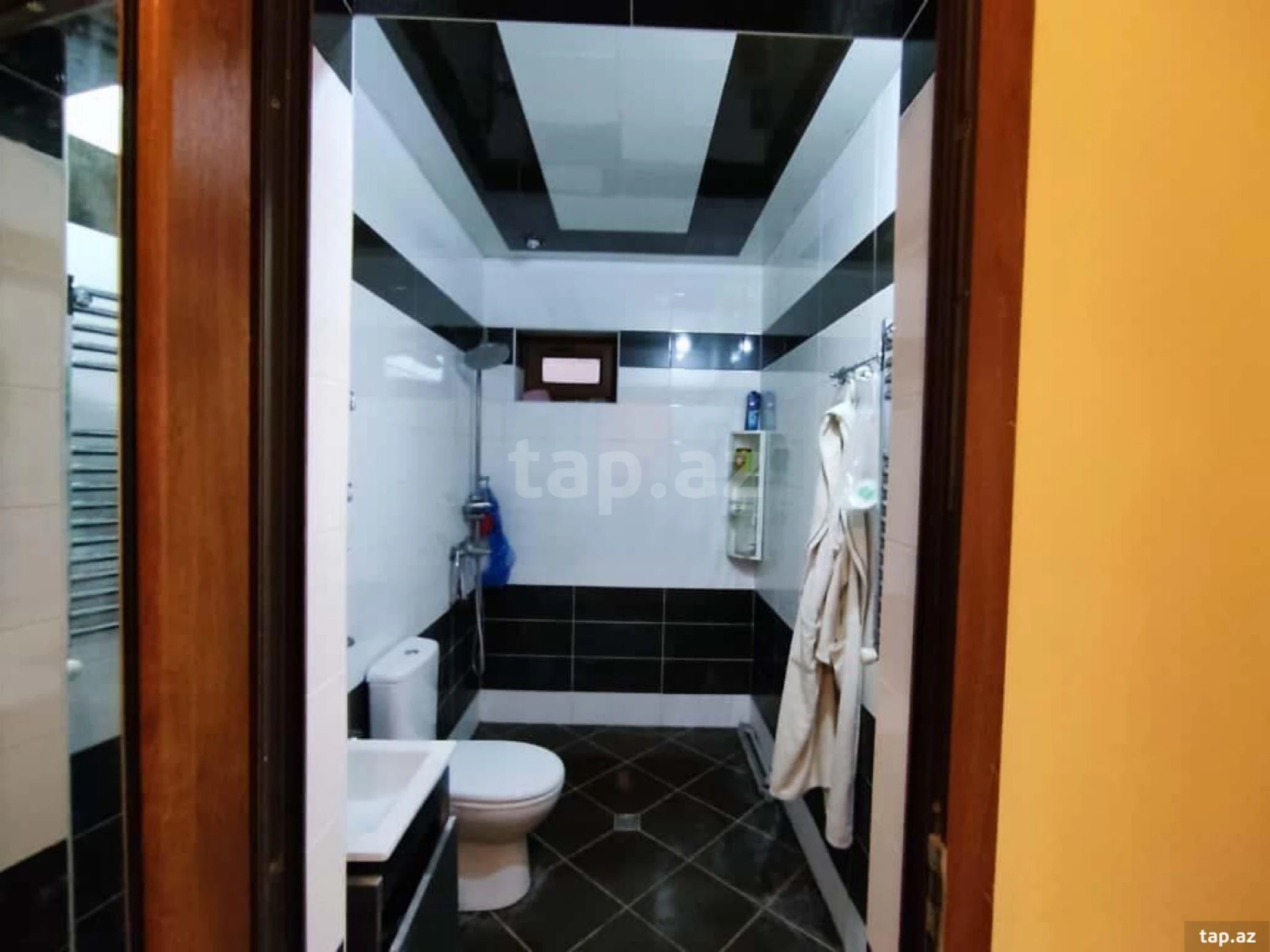 Satılır 7 otaqlı həyət evi