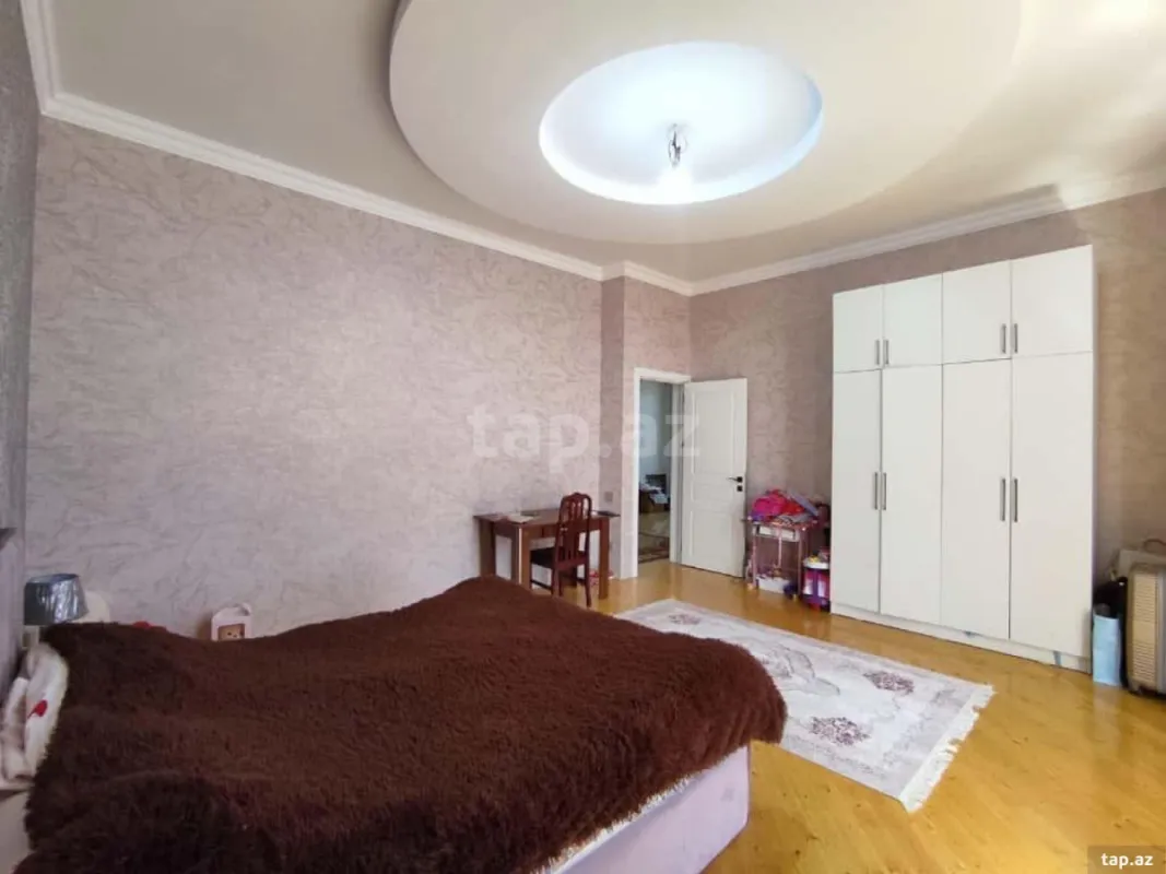 Satılır 7 otaqlı həyət evi