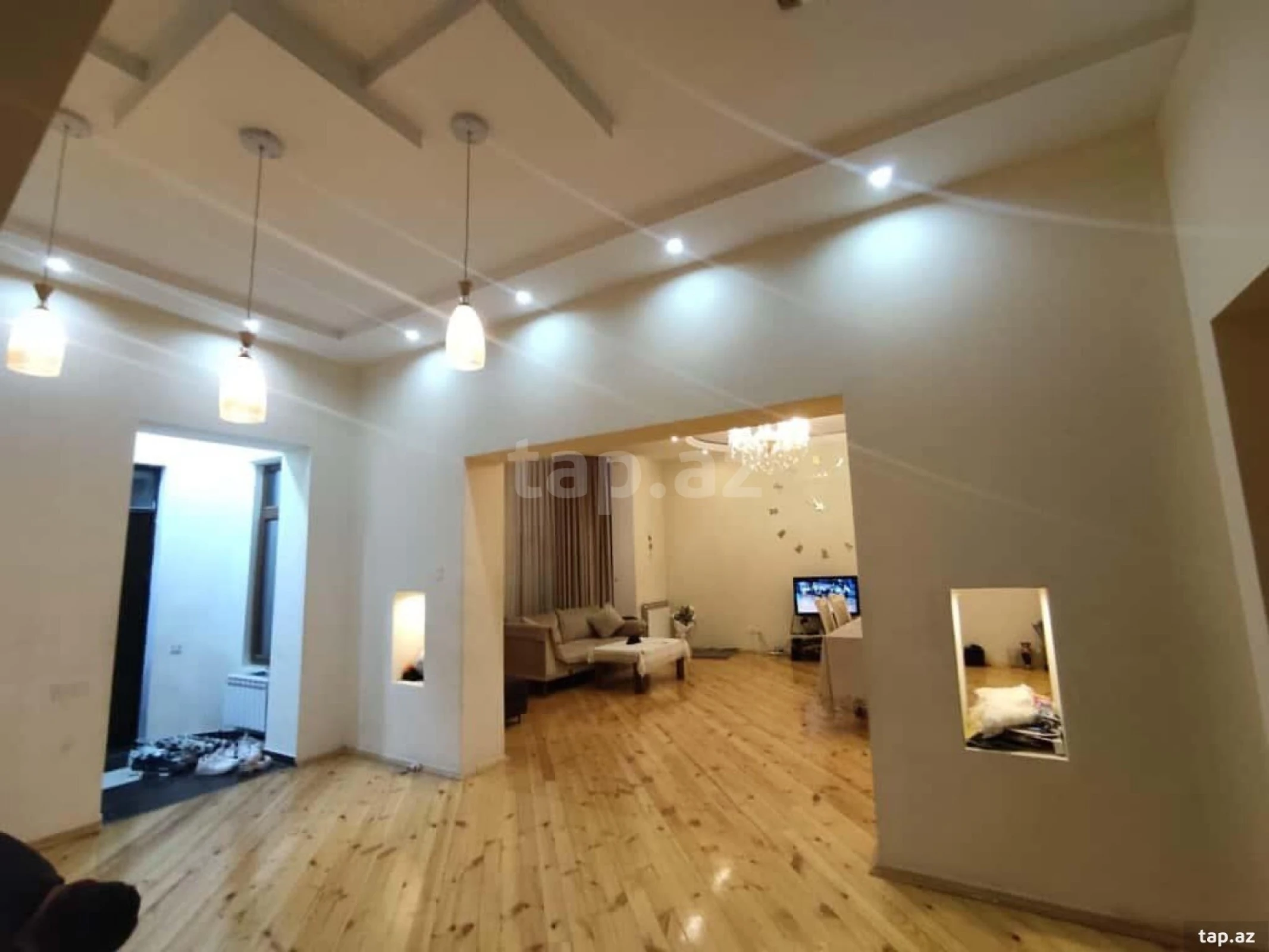 Satılır 7 otaqlı həyət evi